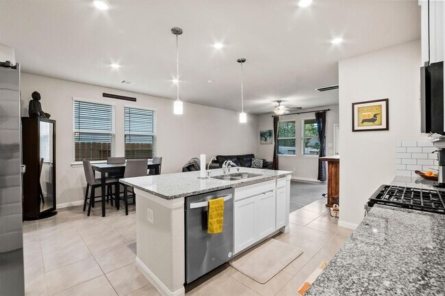 Building Photo - 7091 Silverleaf Oak St