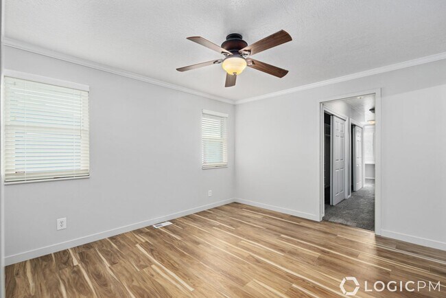 Building Photo - 10328 Countrywood Dr