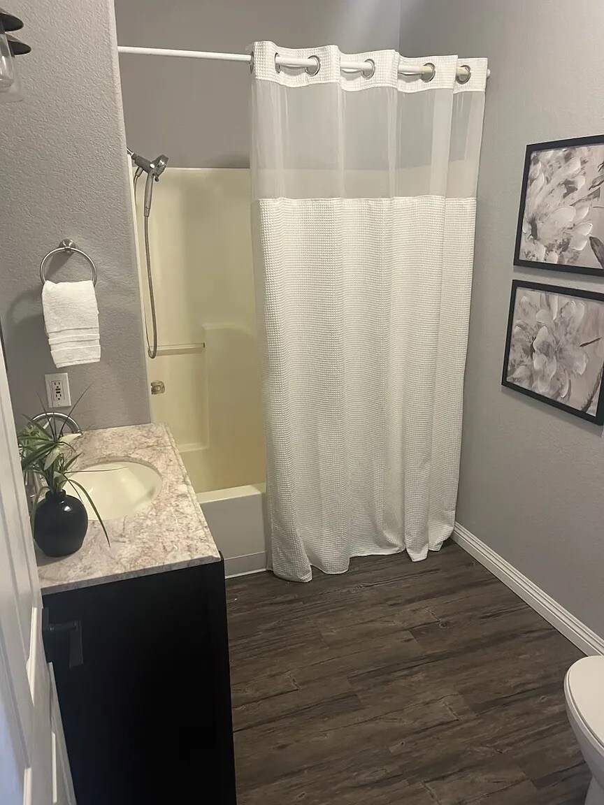 Building Photo - 11112 Calgary Way