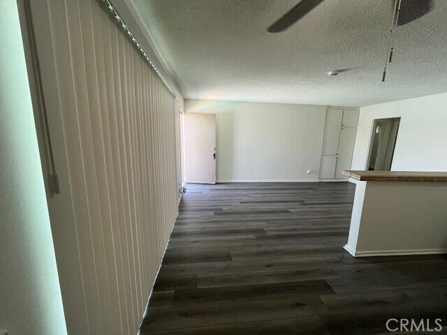 Building Photo - 686 E Cottonwood Rd