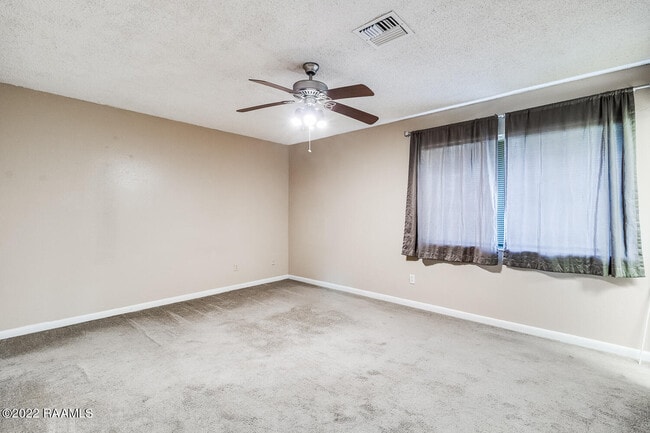 Building Photo - 103 Pinion Cir