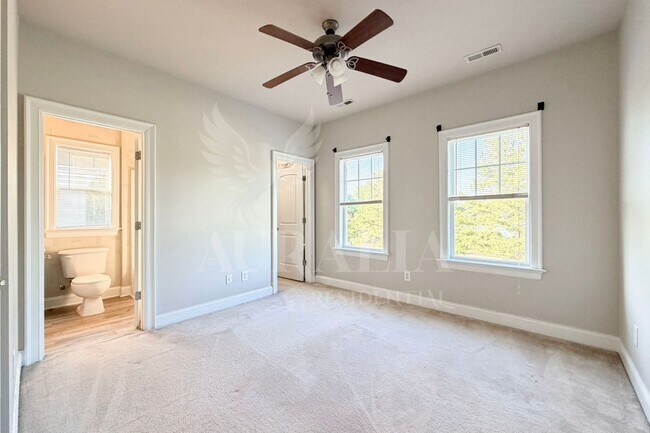Building Photo - 7754 ACC Blvd