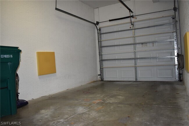 Building Photo - 354 Dover Pl