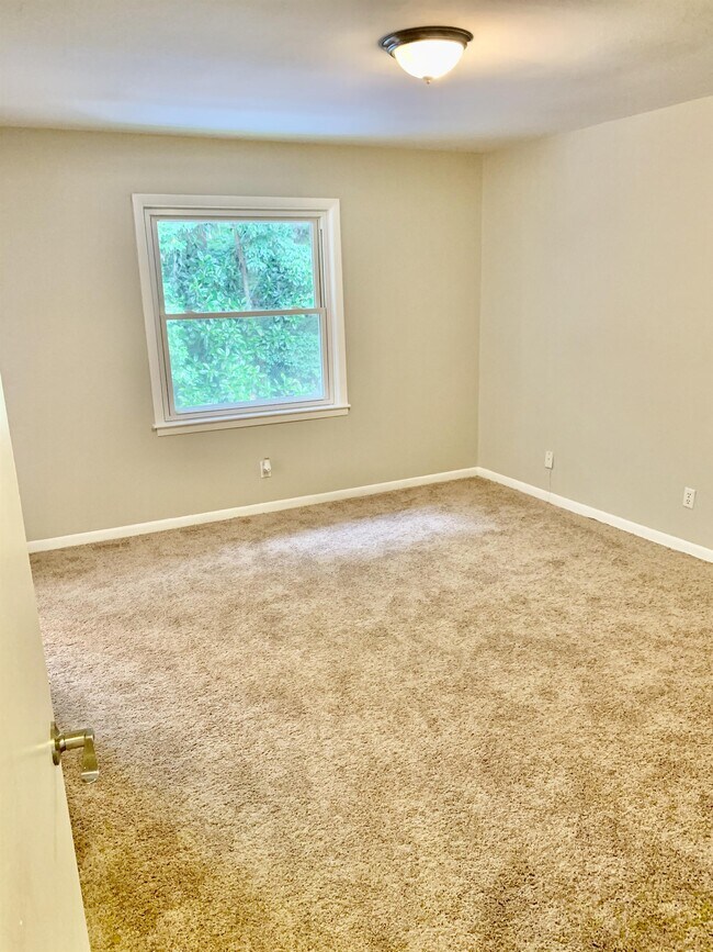 Building Photo - 1010 Scott Blvd