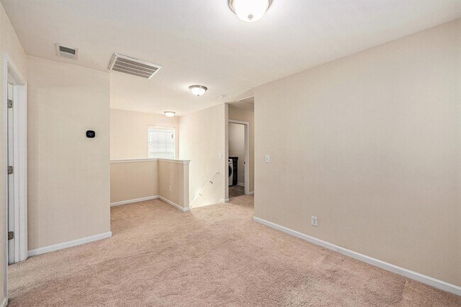 Building Photo - 349 Drayton Pl Dr