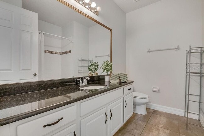 Building Photo - 2450 Chateau Lp