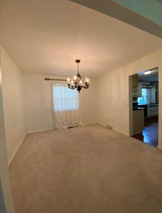 Building Photo - 2309 Cumberland Dr