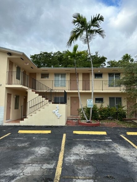 Primary Photo - 13990 NE 20th Ct