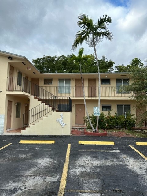 Building Photo - 13990 NE 20th Ct