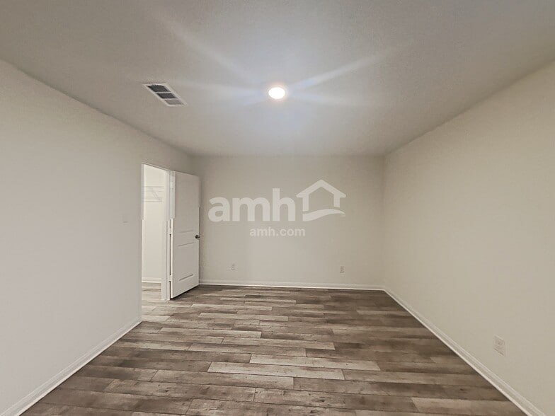 Building Photo - 1198 Treeta Trail