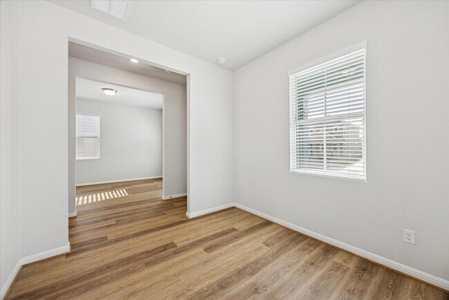 Building Photo - 103 Elm Br Trl