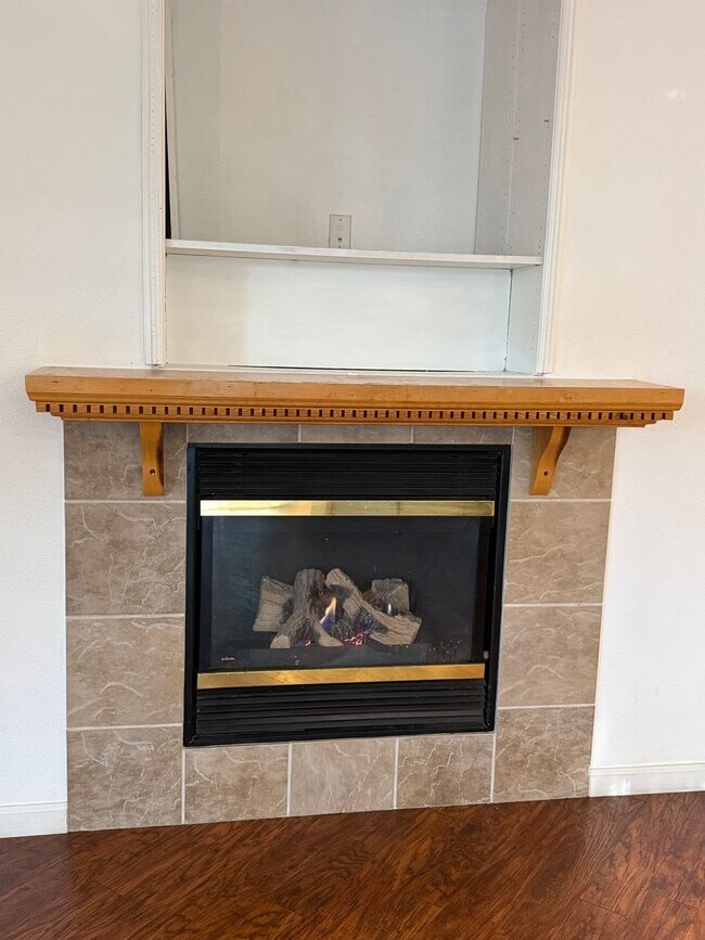 Building Photo - Nice Home with great floorplan