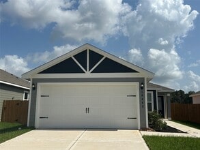 Building Photo - 16453 Blossom Grv Dr