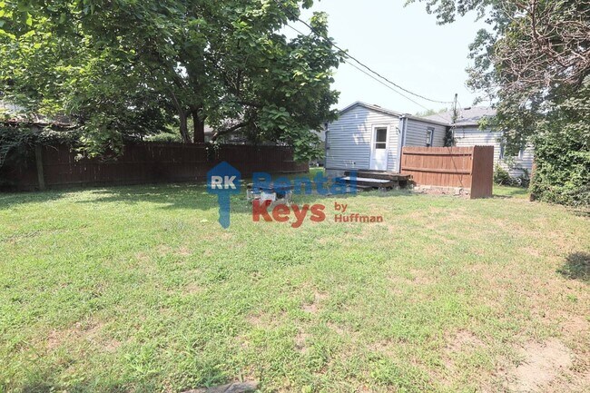 Building Photo - 5409 N Fares Ave