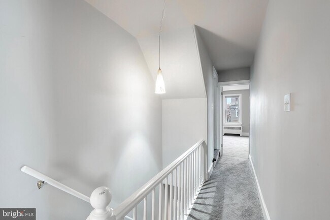 Building Photo - 243 Conover St