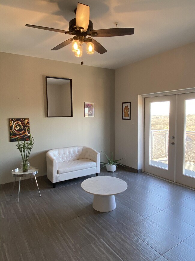 Building Photo - 502 Shiloh Dr