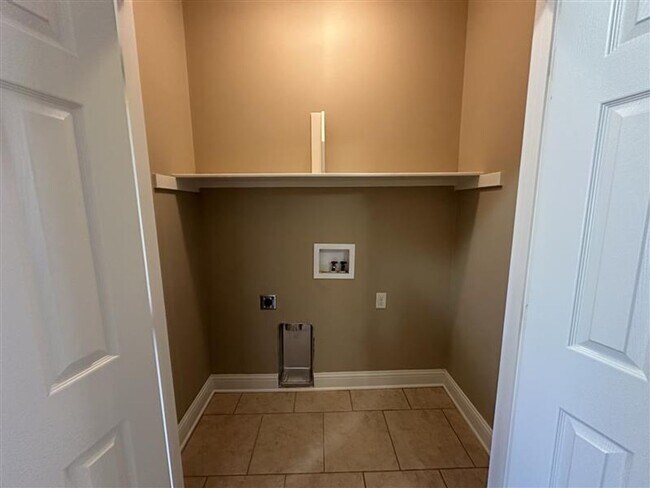 Building Photo - 4014 Mobley Cir