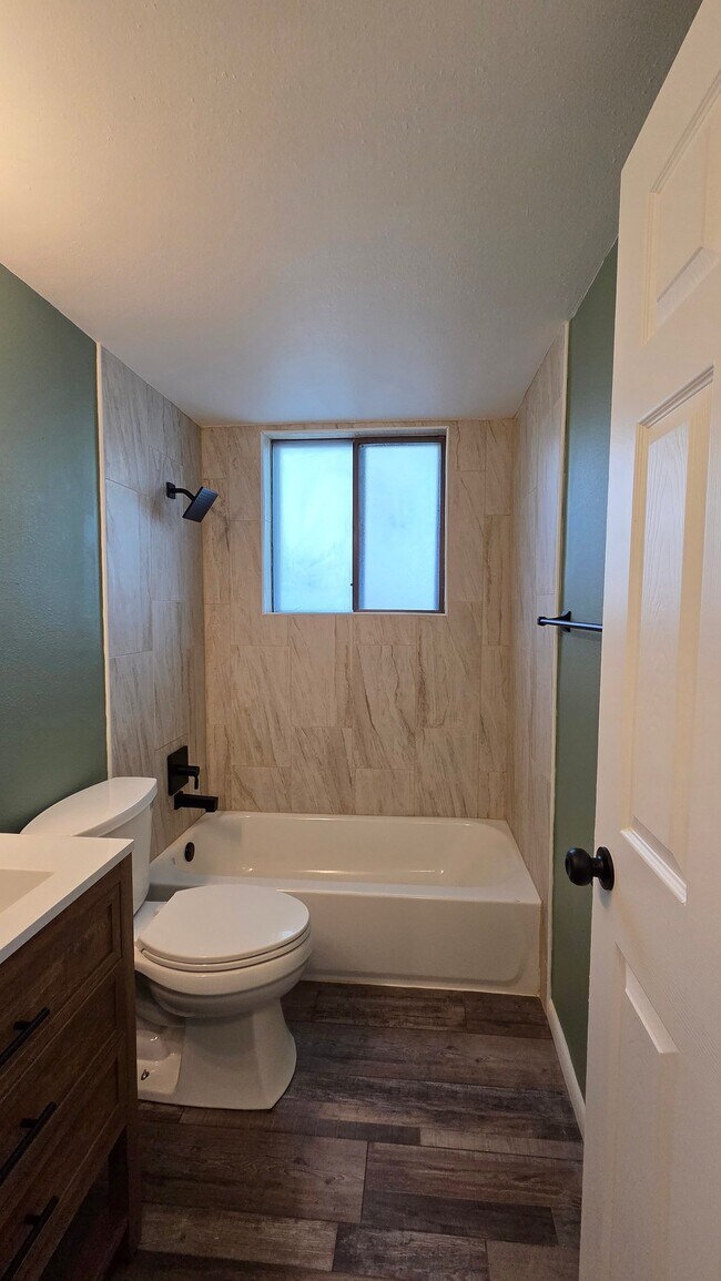 Building Photo - 2205 Friendship Cir