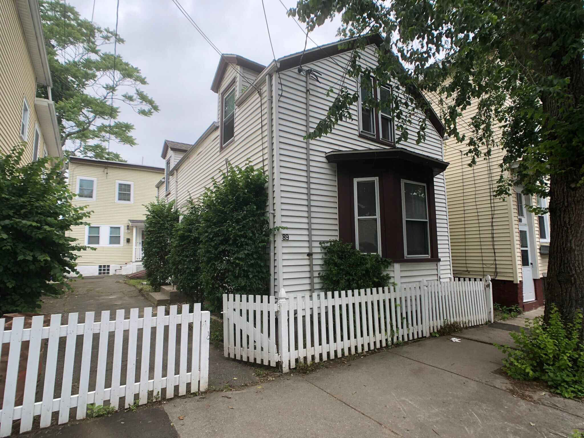 Building Photo - 89 6th St