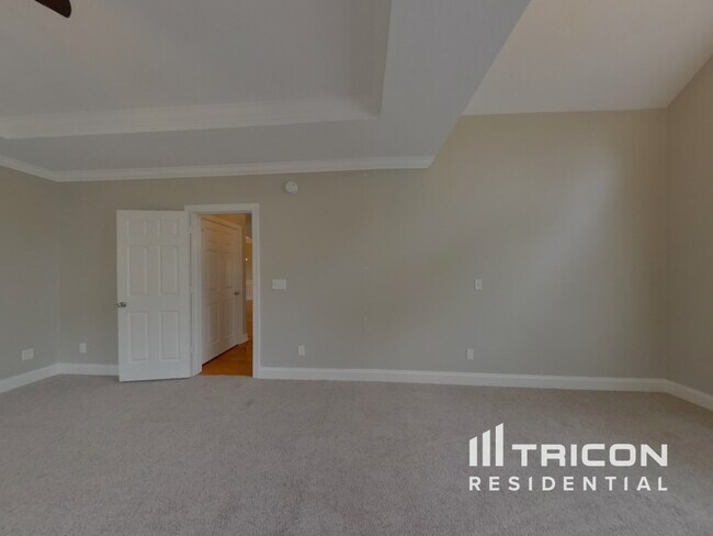 Building Photo - 444 Savannah Ridge