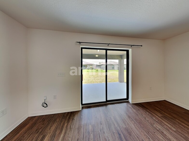 Building Photo - 733 Chatham Walk