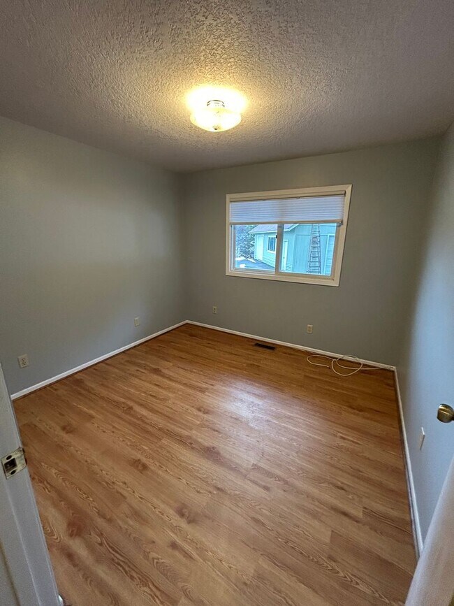 Building Photo - 180 Kookoosint Trail