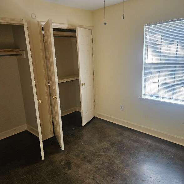 Building Photo - 102 Brendalwood Ln