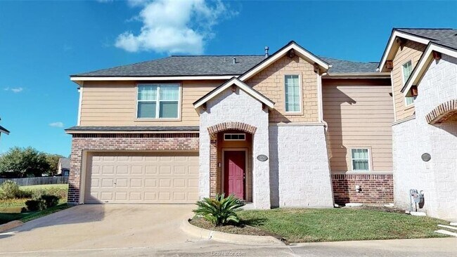 Building Photo - 1425 W Villa Maria Rd