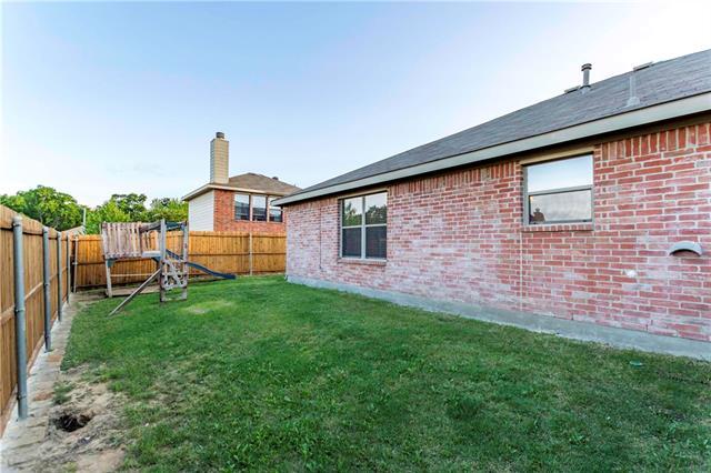 Building Photo - 365 Basswood Ln