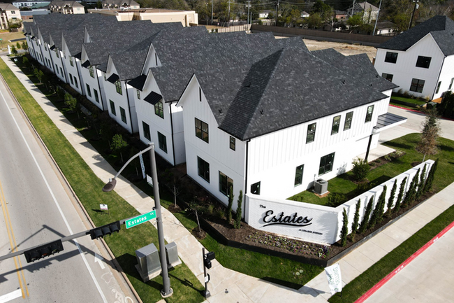 Front Entrance to Community - 268 Estates Cir