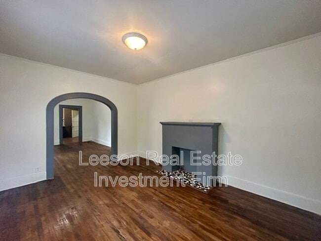 Building Photo - 3022 Lillian St