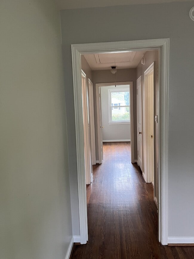 Building Photo - Charming 3-Bed Home with Hardwood Floors &...