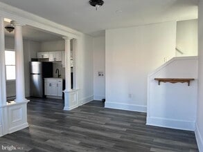 Building Photo - 113 W John St