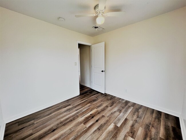 Building Photo - Renovated 4-bedroom home!