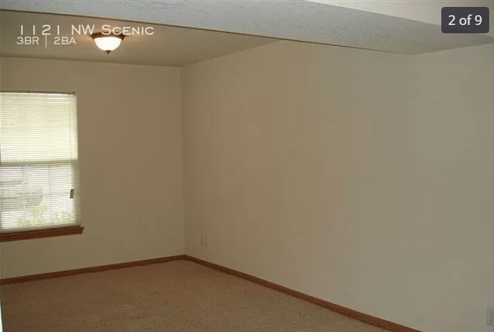 Building Photo - 1123 NW Scenic Dr