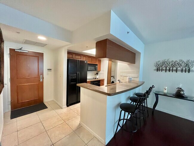 Building Photo - 347 N New River Dr E