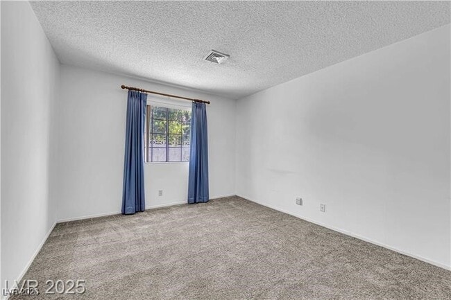 Building Photo - 2004 Canterbury Dr