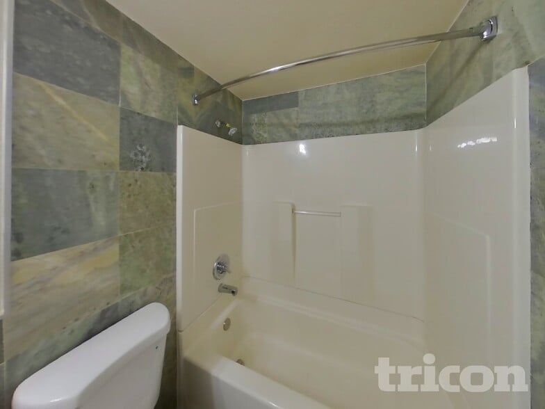 Building Photo - 9413 14th Ave SW