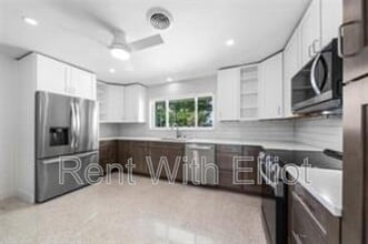 Building Photo - 3140 Calle Largo Dr