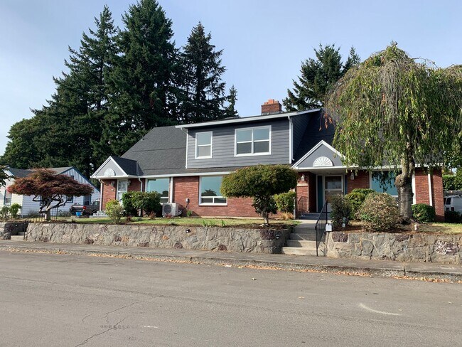 Building Photo - O1100-1106