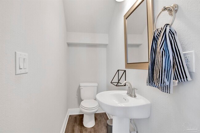 Building Photo - 12295 Pinfish Rd