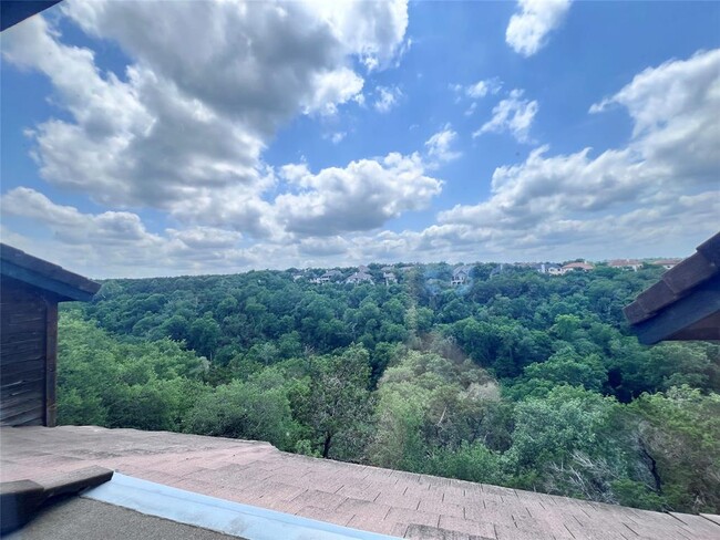 Building Photo - 4711 Spicewood Springs Rd