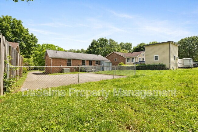 Building Photo - 3204 Blackwood Dr