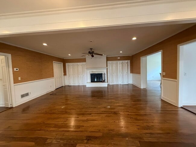 Building Photo - 115 Adams Ave