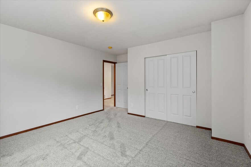 Bedroom 2Be - 5926 SE 2nd Ct