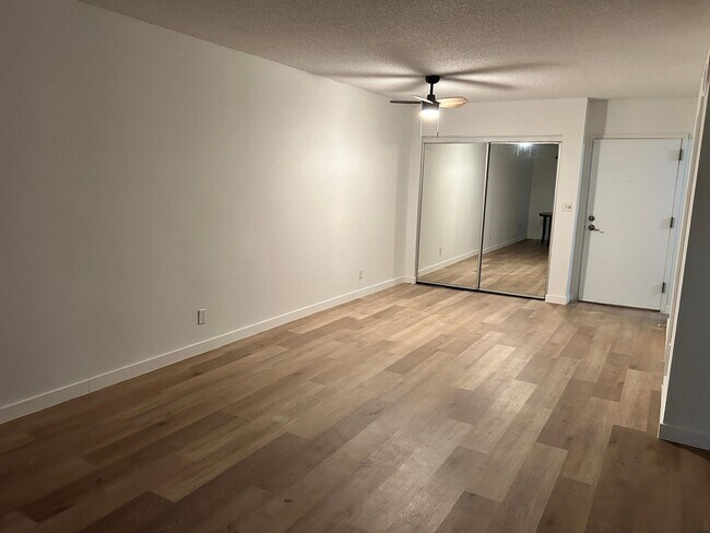 Building Photo - 3115 Oakland Shores Dr