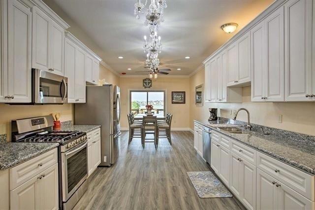 Building Photo - 272 Lakeview Dr