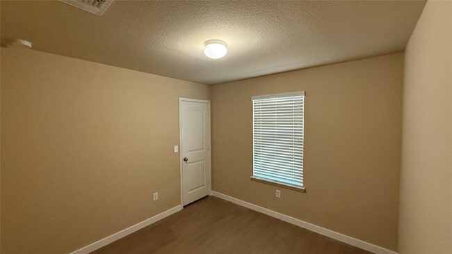 Building Photo - 804 Red Tails Dr
