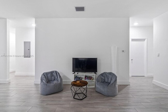 Building Photo - 1544 NW 59th St