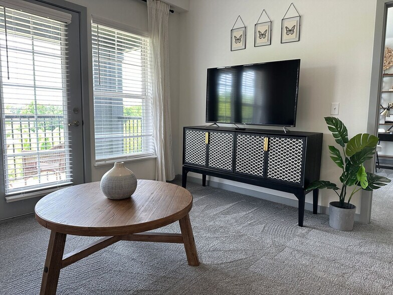 Building Photo - 5102 Aldersgate Dr